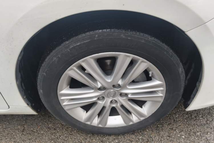 Used Lexus ES 2013 250 Elite Edition Right Front Wheel Hub