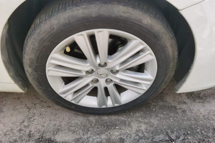 Used Lexus ES 2013 250 Elite Edition Right Front Wheel Hub