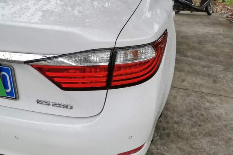 Used Lexus ES 2013 250 Elite Edition Right Rear Taillight