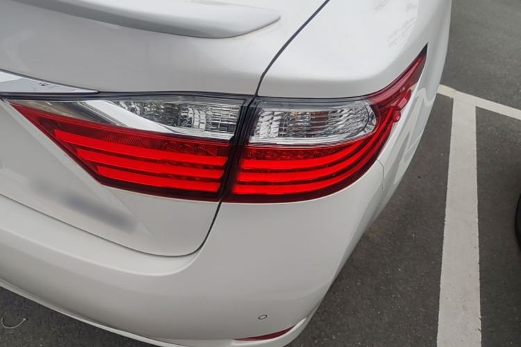 Used Lexus ES 2013 300h Elite Edition Right Rear Taillight