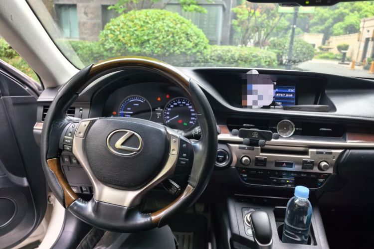 Used Lexus ES 2013 300h Elite Edition Steering Wheel
