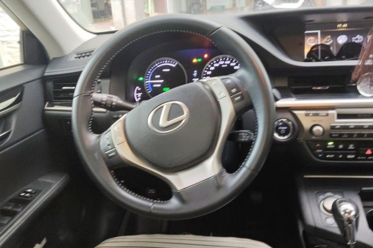 Used Lexus ES 2013 300h Elite Edition Steering Wheel