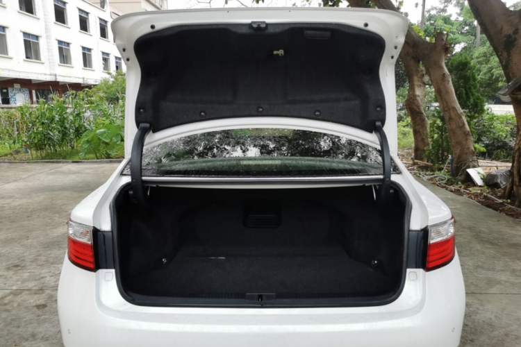 Used Lexus ES 2013 250 Elite Edition Trunk
