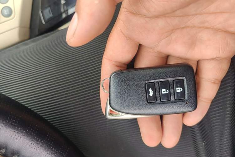 Used Lexus ES 2013 300h Elite Edition Vehicle Key