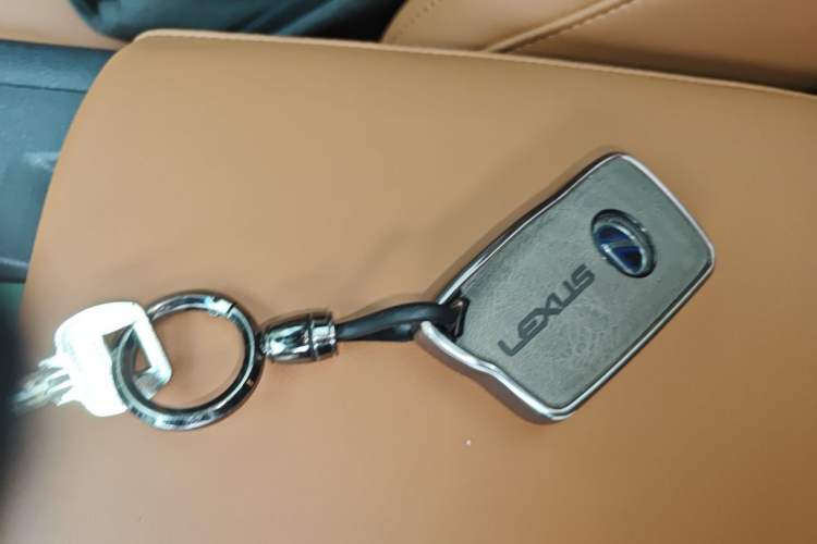 Used Lexus ES 2013 300h Luxury Edition Vehicle Key