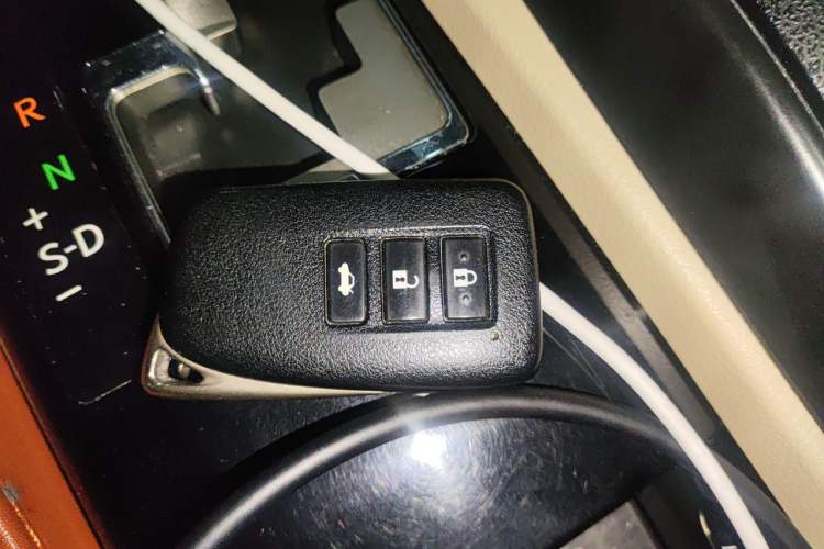 Used Lexus ES 2013 300h Elite Edition Vehicle Key