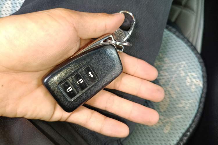 Used Lexus ES 2013 250 Elegant Edition Vehicle Key