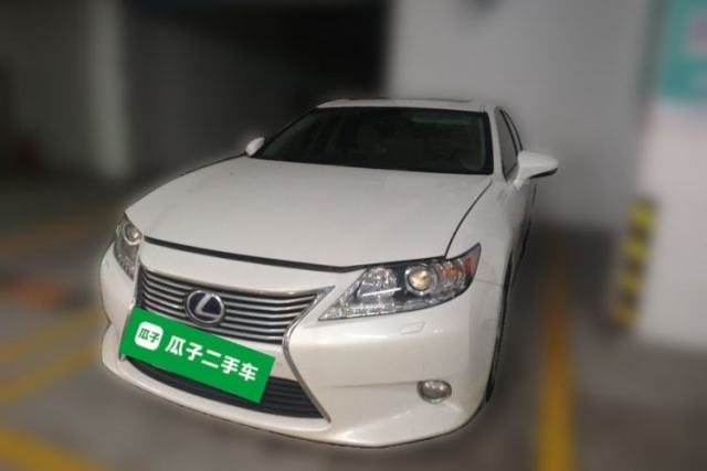 Used Lexus ES 2013 300h Elite Edition