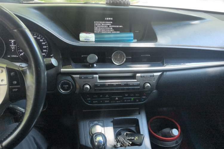 Used Lexus ES 2013 300h Elite Edition Audio And AC Panel