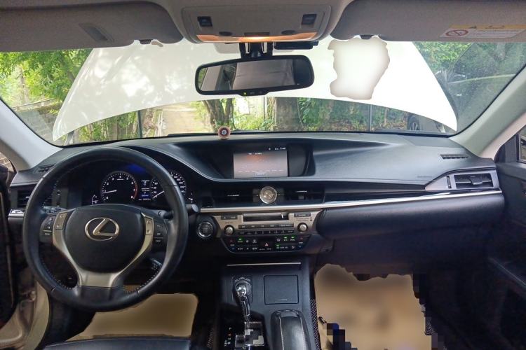 Used Lexus ES 2013 250 Elite Edition Center Console