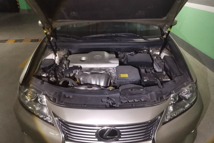 Used Lexus ES 2013 350 Elegant Edition Engine Bay