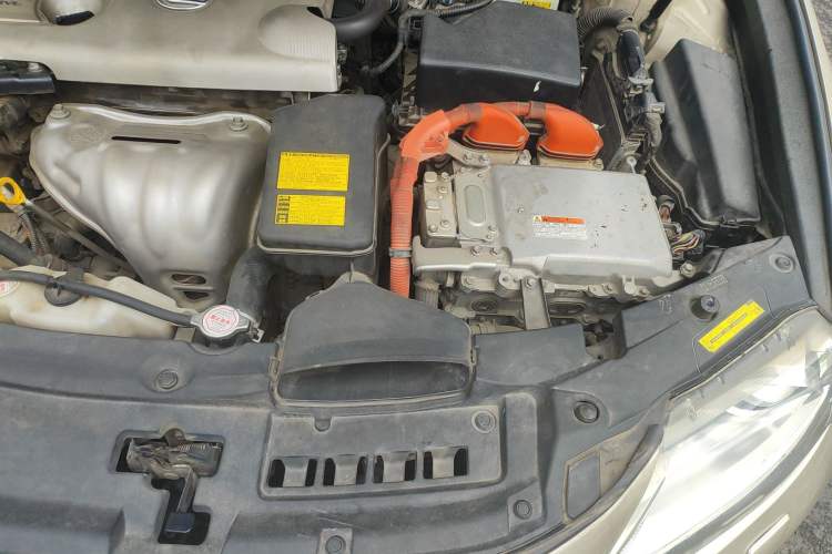 Used Lexus ES 2013 300h Elite Edition Engine Bay Left