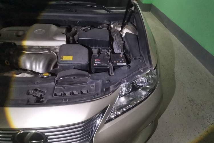 Used Lexus ES 2013 350 Elegant Edition Engine Bay Left