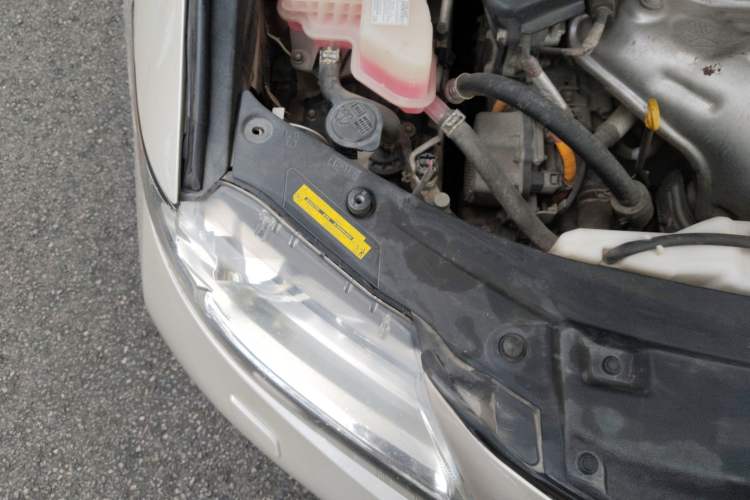 Used Lexus ES 2013 300h Luxury Edition Engine Bay Right