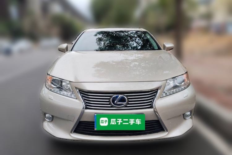 Used Lexus ES 2013 300h Luxury Edition Front