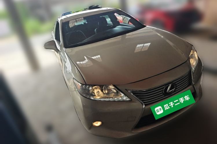 Used Lexus ES 2013 250 Elite Edition Front Right 45 Deg