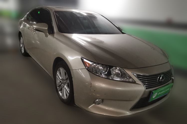 Used Lexus ES 2013 350 Elegant Edition Front Right 45 Deg