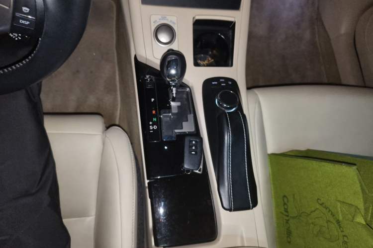Used Lexus ES 2013 250 Elite Edition Gear Lever