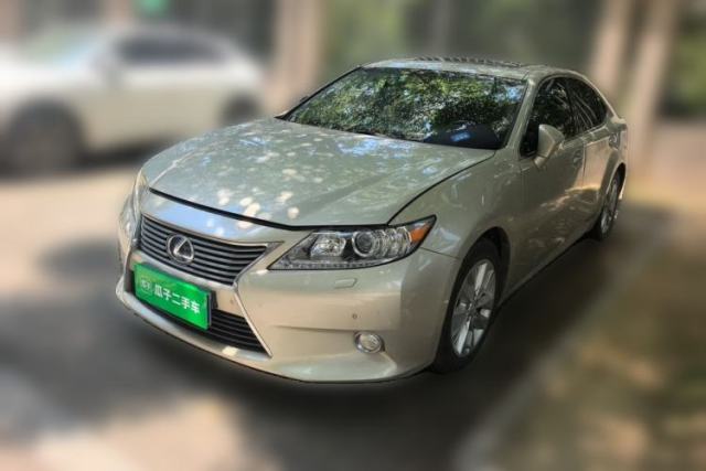 Used Lexus ES 2013 300h Elite Edition