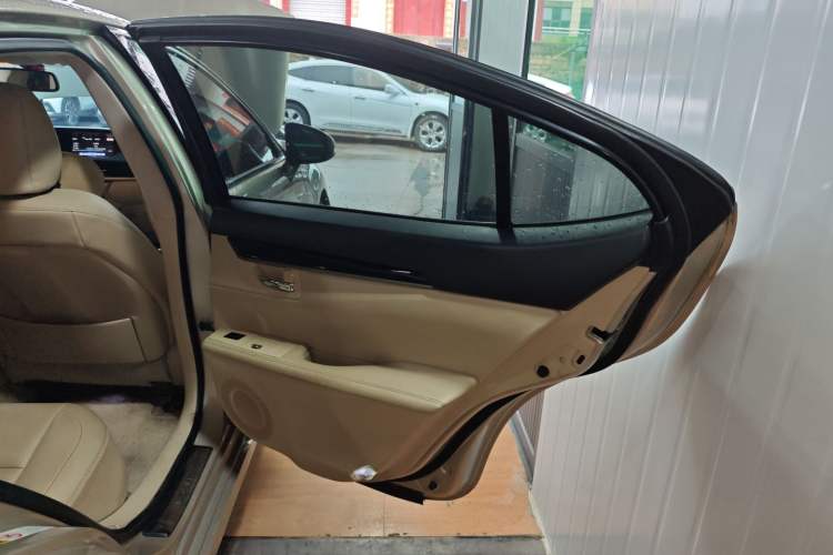 Used Lexus ES 2013 250 Elite Edition Interior 6