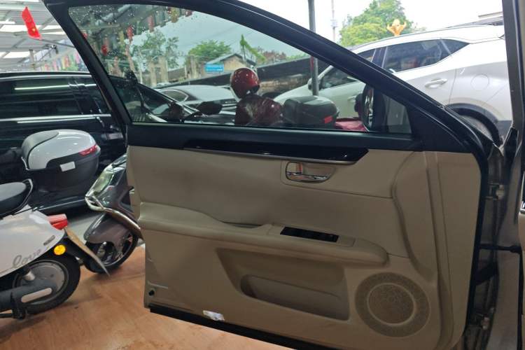Used Lexus ES 2013 250 Elite Edition Interior 7