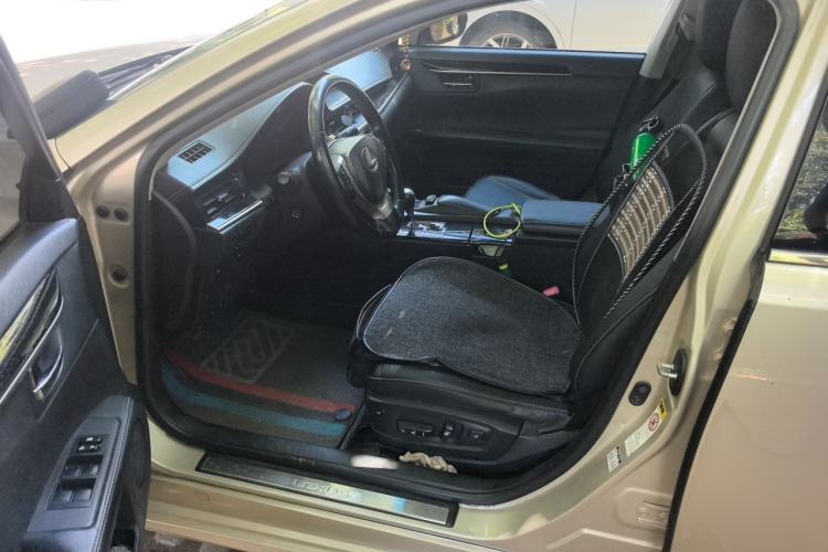 Used Lexus ES 2013 300h Elite Edition Left Front Seat