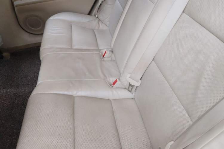 Used Lexus ES 2013 300h Luxury Edition Left Rear Seat