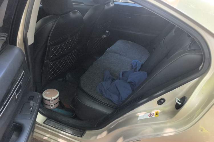 Used Lexus ES 2013 300h Elite Edition Left Rear Seat