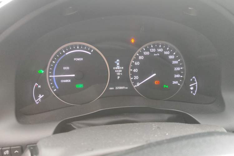 Used Lexus ES 2013 300h Elite Edition Odometer Close Up