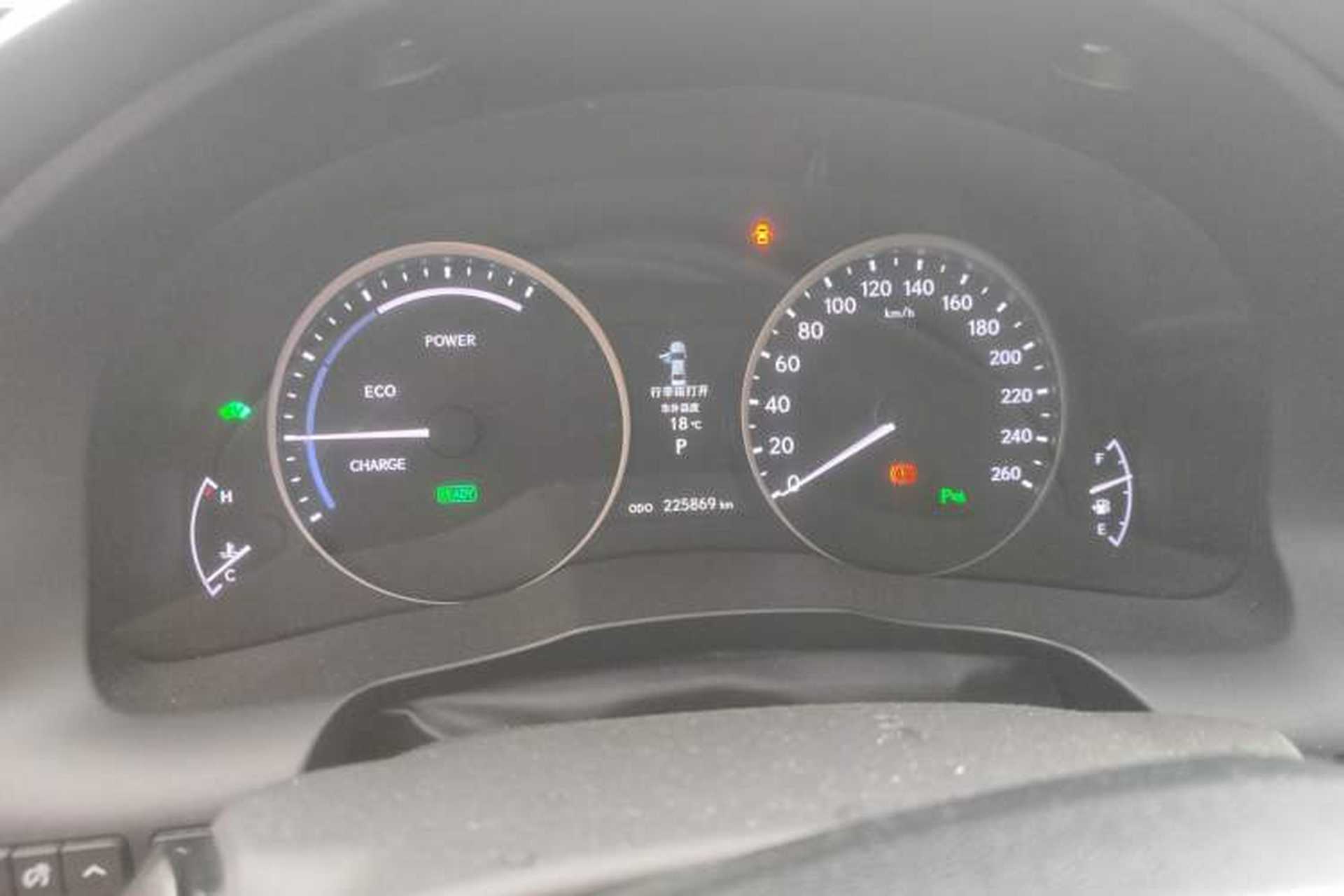 Used Lexus ES 2013 300h Elite Edition Odometer Close Up
