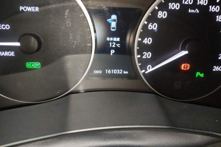 Used Lexus ES 2013 300h Luxury Edition Odometer Close Up