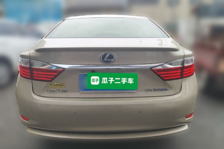 Used Lexus ES 2013 300h Elite Edition Rear