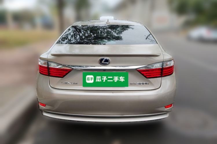 Used Lexus ES 2013 300h Luxury Edition Rear