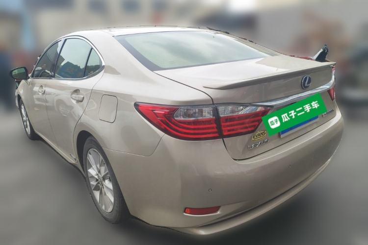 Used Lexus ES 2013 300h Elite Edition Rear Left 45 Deg