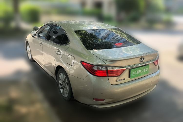 Used Lexus ES 2013 300h Elite Edition Rear Left 45 Deg
