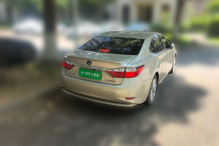 Used Lexus ES 2013 300h Elite Edition Rear Right 45 Deg