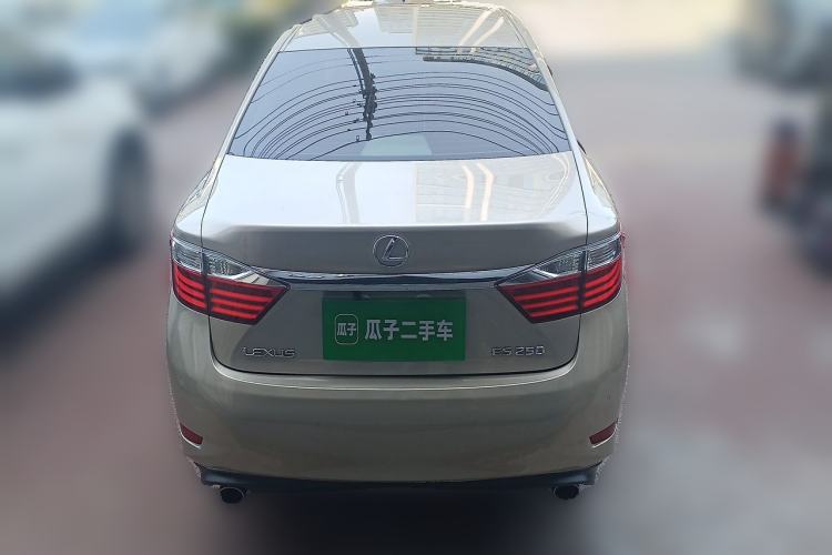 Used Lexus ES 2013 250 Elite Edition Rear