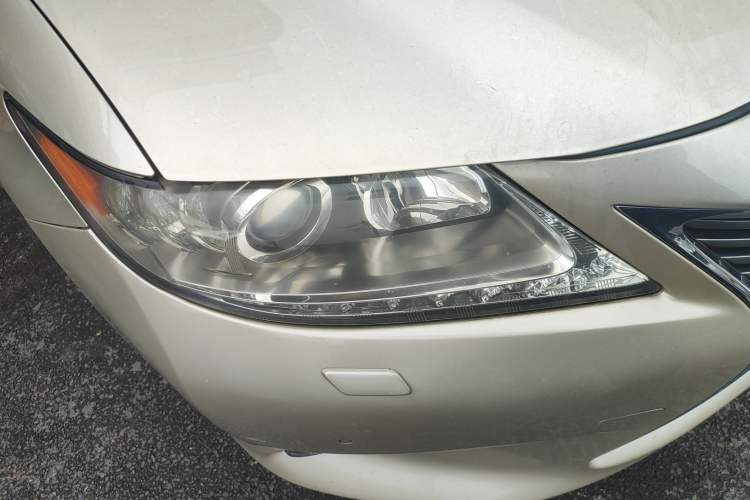 Used Lexus ES 2013 300h Elite Edition Right Front Headlight