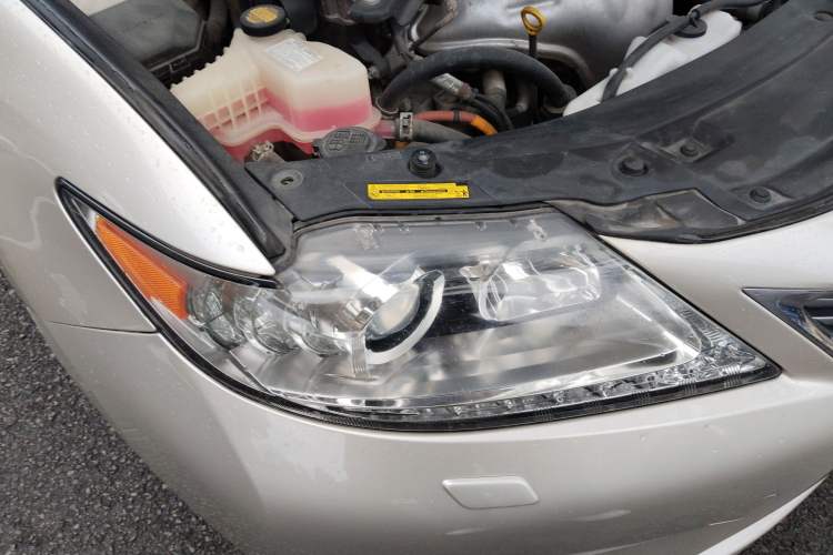 Used Lexus ES 2013 300h Luxury Edition Right Front Headlight