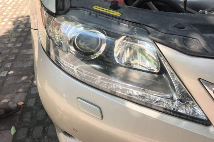 Used Lexus ES 2013 300h Elite Edition Right Front Headlight