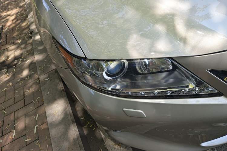 Used Lexus ES 2013 300h Luxury Edition Right Front Headlight