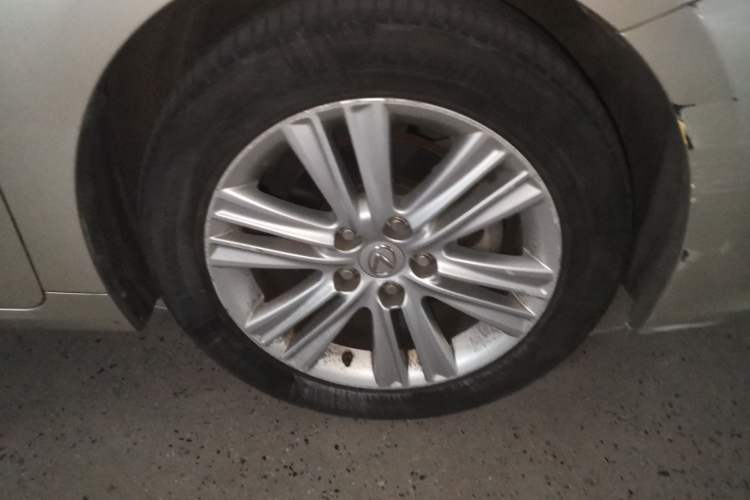 Used Lexus ES 2013 350 Elegant Edition Right Front Wheel Hub