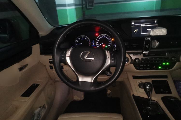 Used Lexus ES 2013 350 Elegant Edition Steering Wheel