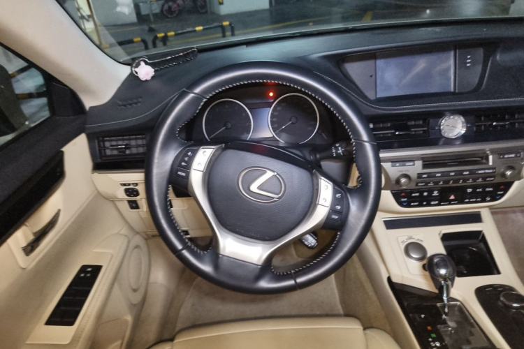 Used Lexus ES 2013 250 Elite Edition Steering Wheel