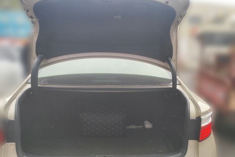 Used Lexus ES 2013 300h Elite Edition Trunk
