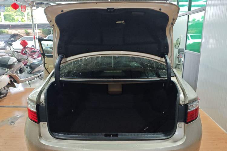 Used Lexus ES 2013 250 Elite Edition Trunk