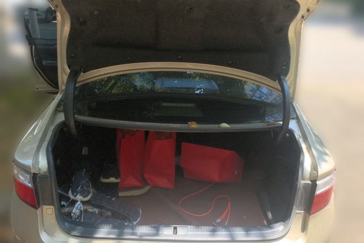 Used Lexus ES 2013 300h Elite Edition Trunk