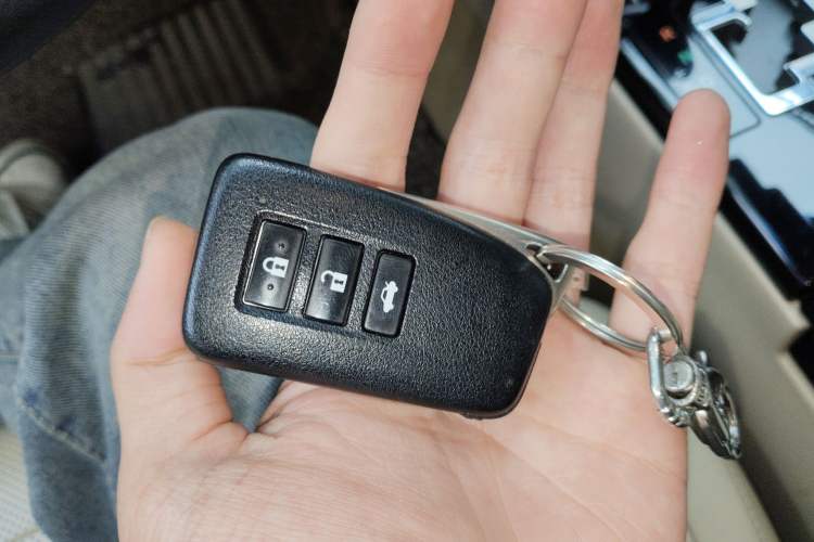Used Lexus ES 2013 300h Luxury Edition Vehicle Key