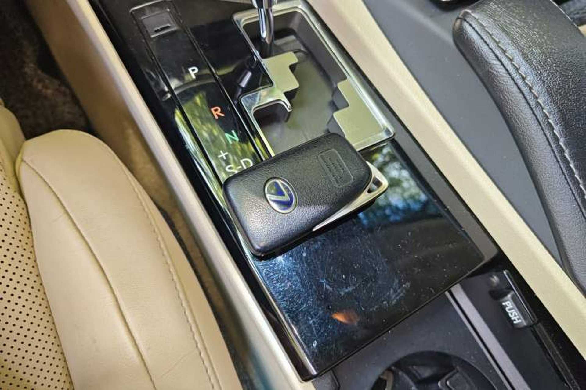 Used Lexus ES 2013 300h Luxury Edition Vehicle Key