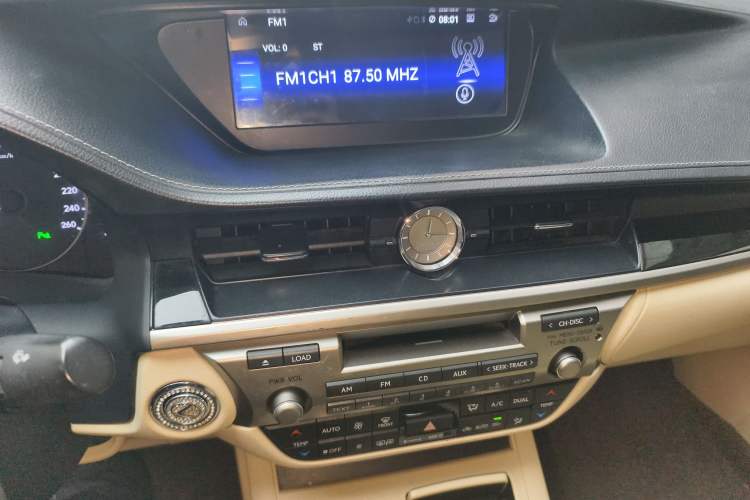 Used Lexus ES 2014 300h Elite Edition Audio And AC Panel